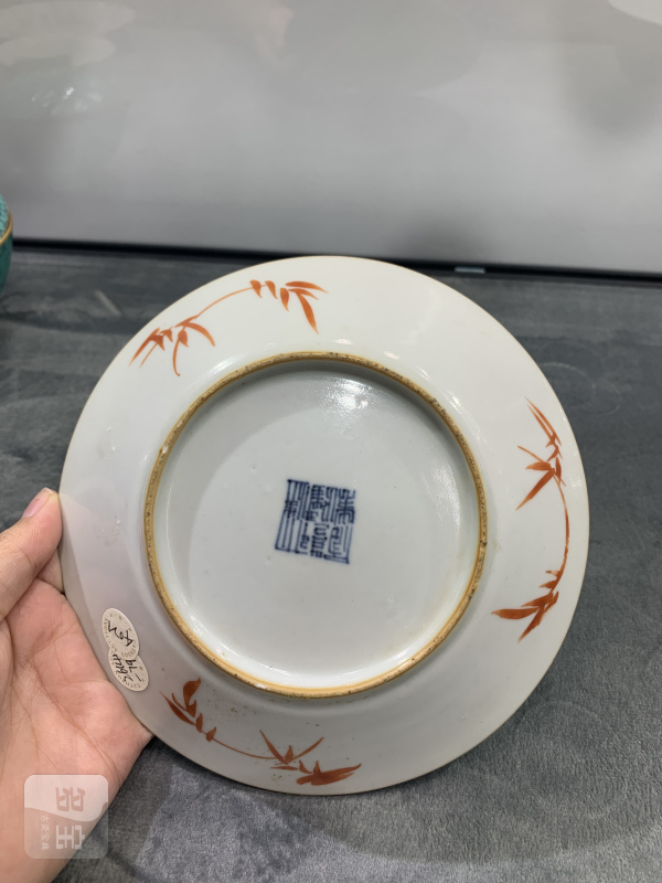 清乾隆秋葵绿地轧道粉彩折枝花卉纹盘 - 图3
